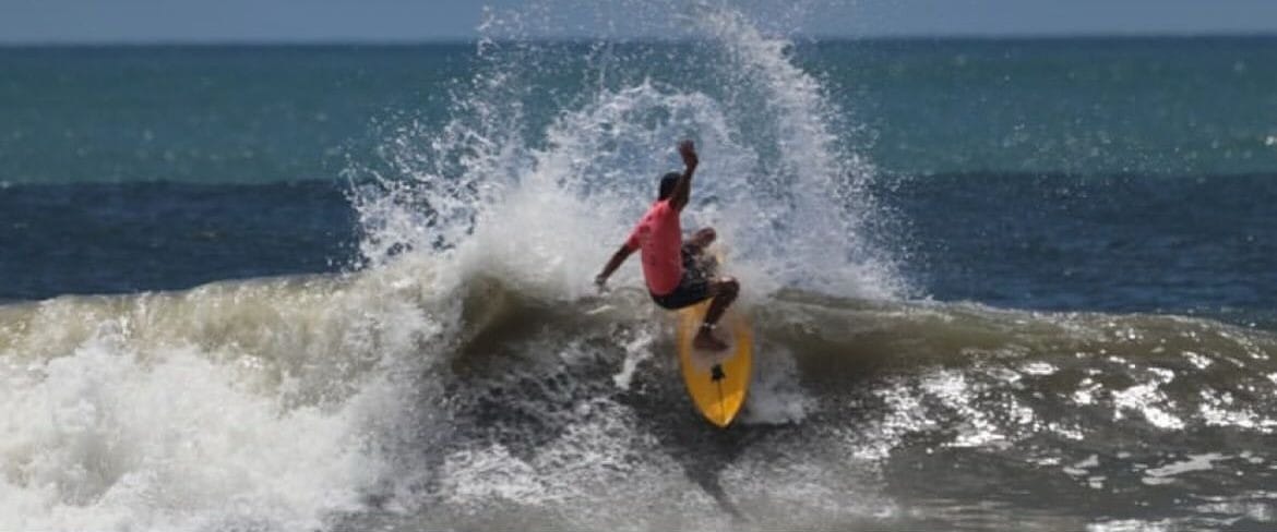 Matinhos: Fim de semana tem Circuito Paranaense de Surf Amador com mais de cem atletas