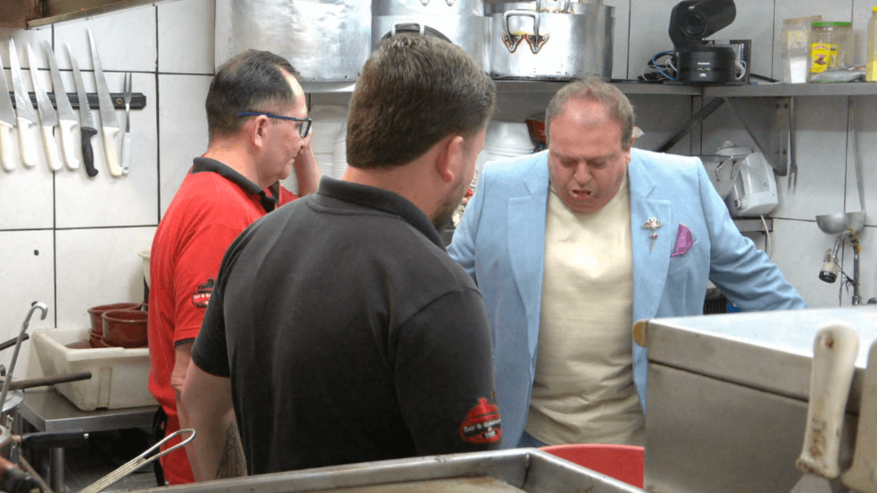 Jacquin vomita na cozinha e fica furioso com limpeza de restaurante: “Mais nojento do mundo"