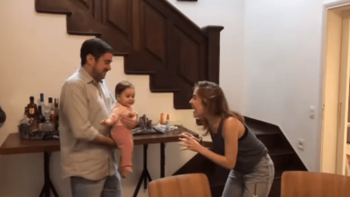 Jovem que morou em casa de 'Ainda Estou Aqui' viraliza com filmagens antigas