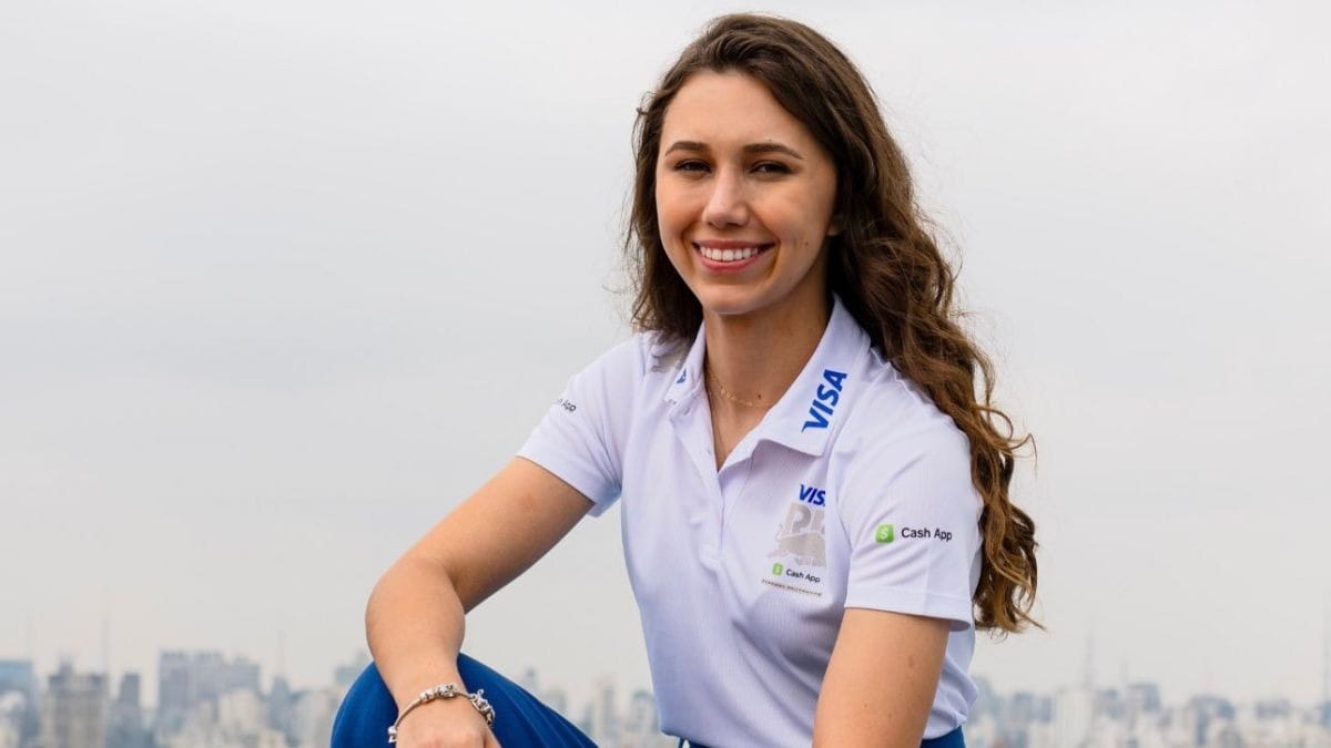 Pilota brasileira da F1 Academy participa de lançamento de pintura da Racing Bulls