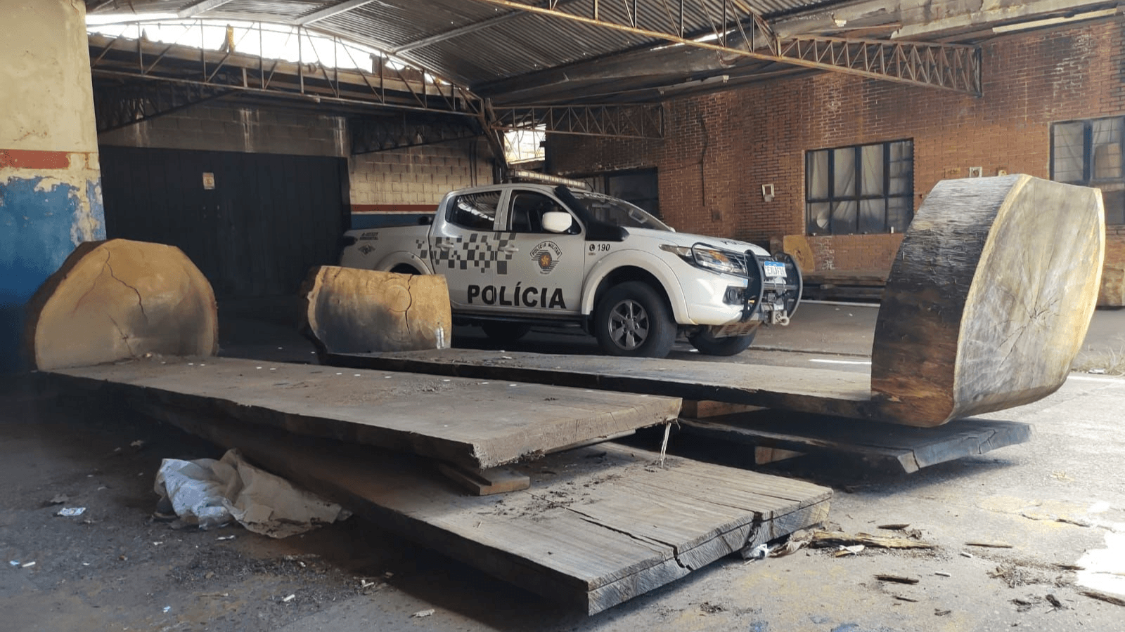 Empresa é autuada por manter em depósito madeiras sem licença