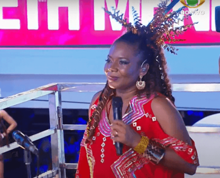 Margareth Menezes lotou trios e celebrou legado cultural no Carnaval; relembre