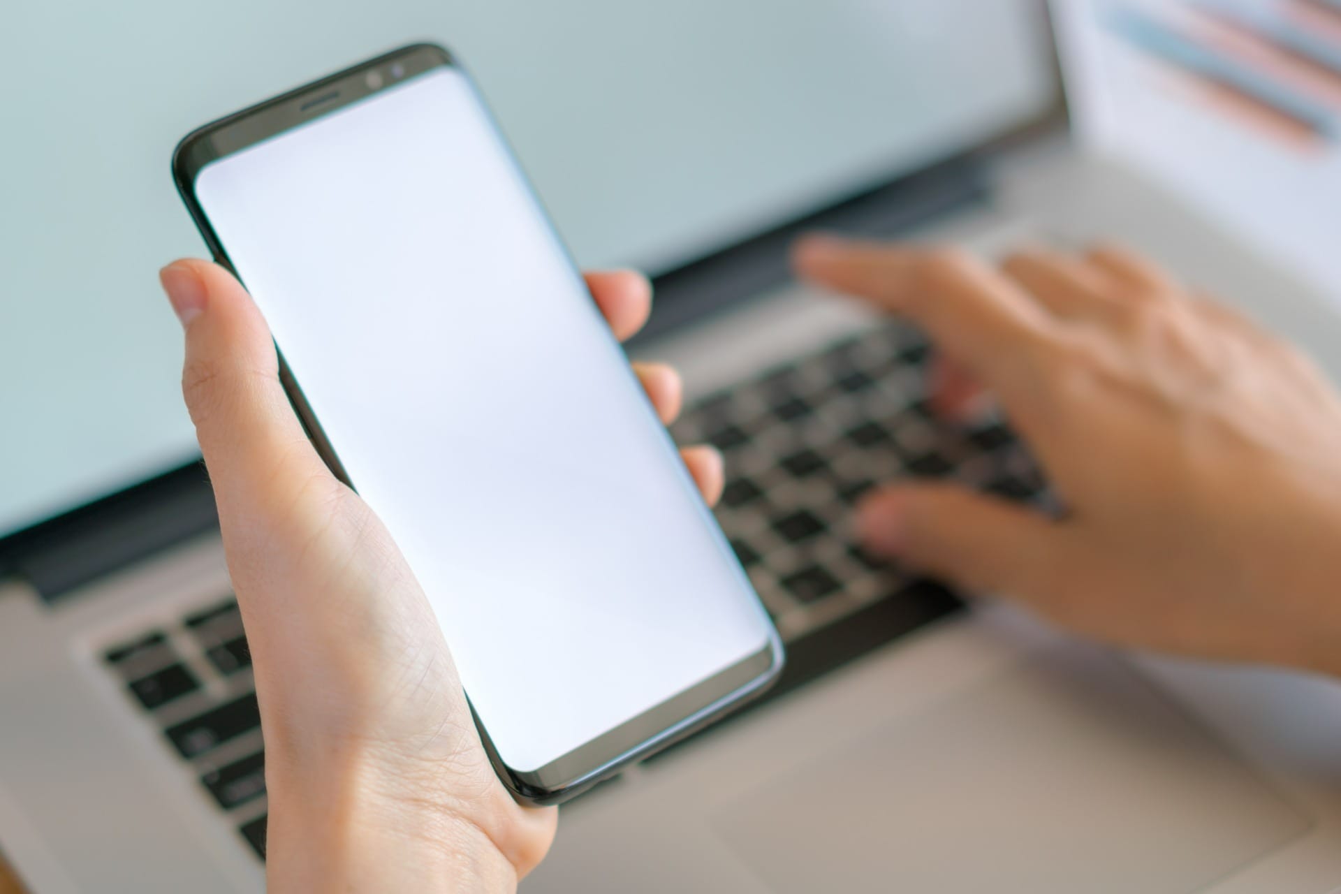 O backup ajuda a manter seus dados seguros e salvos em uma nuvem. / Foto: Freepik