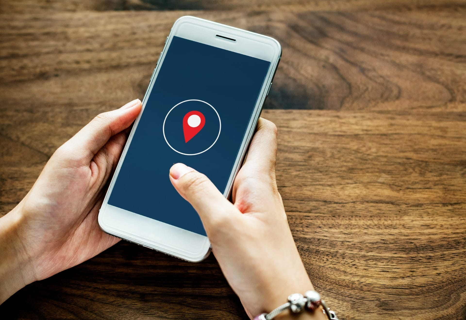 Em caso de perda ou roubo, a localização pode ajudar a encontrar o celular. / Foto: Freepik