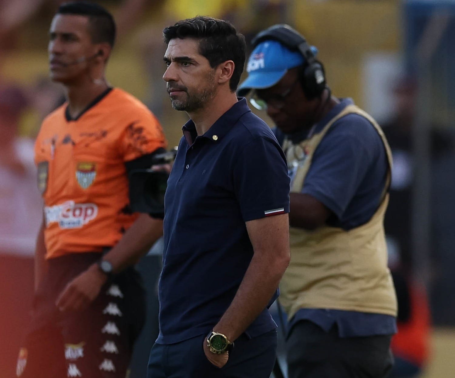 Neto 'chora' e ironiza Abel, que reclamou do Paulistão: 'Ganha 3 milhões por mês e está bravo'