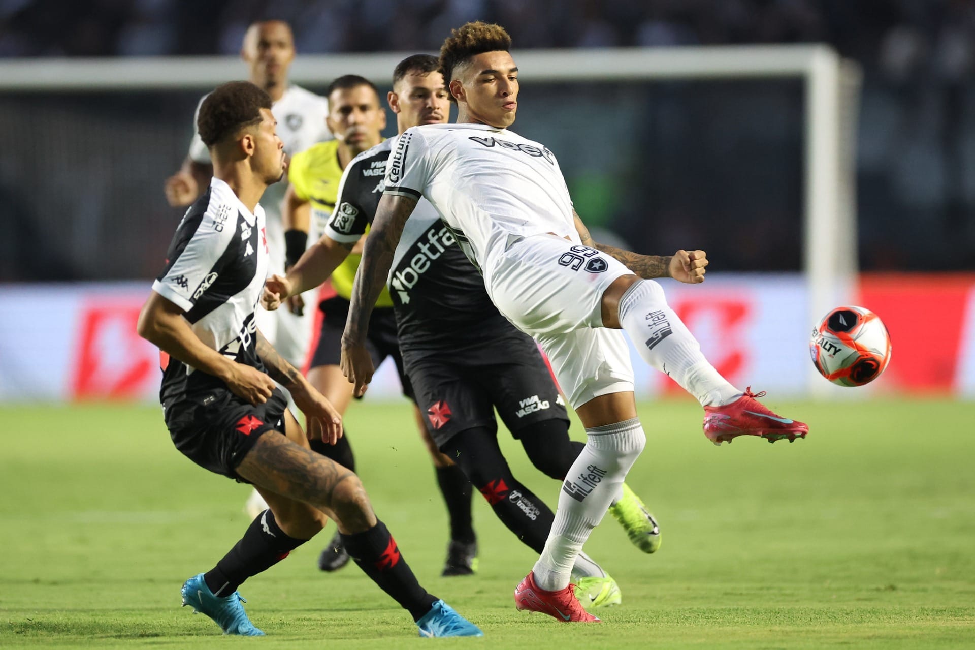 Pelo terceiro ano seguido, Botafogo está fora das semifinais do Carioca; veja jogos da Taça Rio