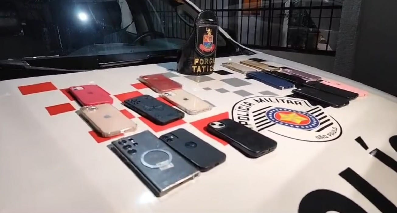 Polícia prende duas mulheres e recupera 16 celulares furtados no bloco de Luísa Sonza em SP