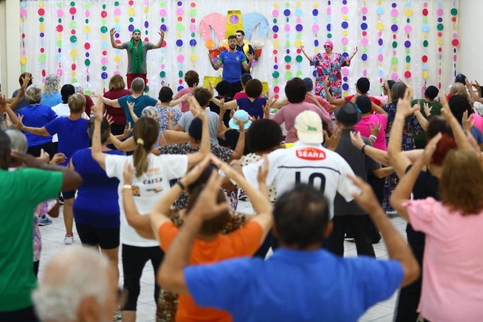 Casas do Idoso de São José dos Campos celebram Carnaval no Parque Vicentina Aranha