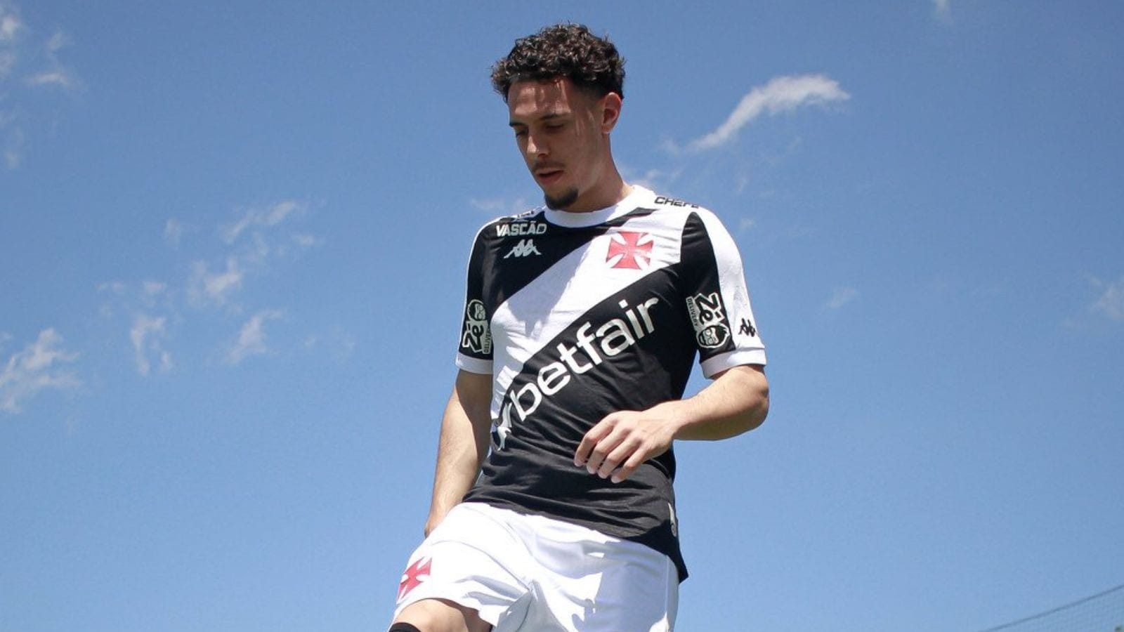 Vasco anuncia a contratação do atacante português Nuno Moreira