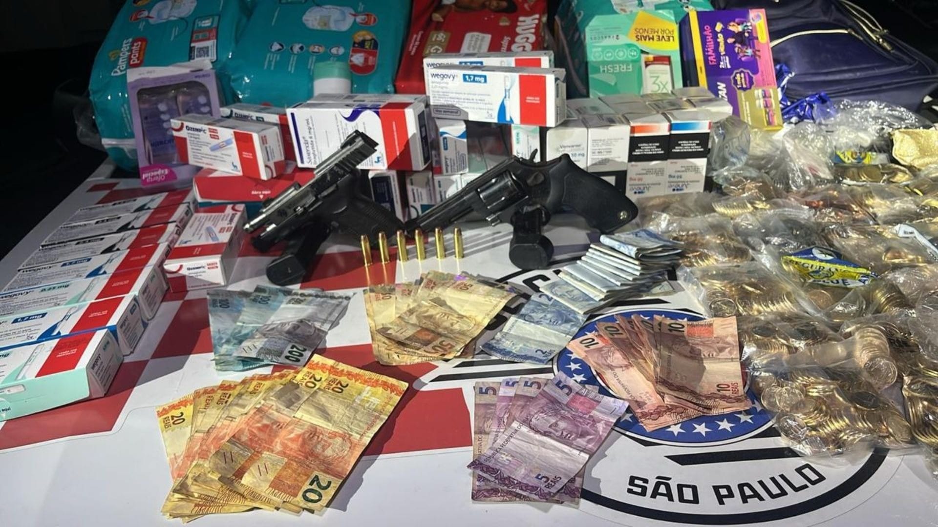Polícia prende trio com R$ 50 mil em remédios roubados na zona oeste de São Paulo