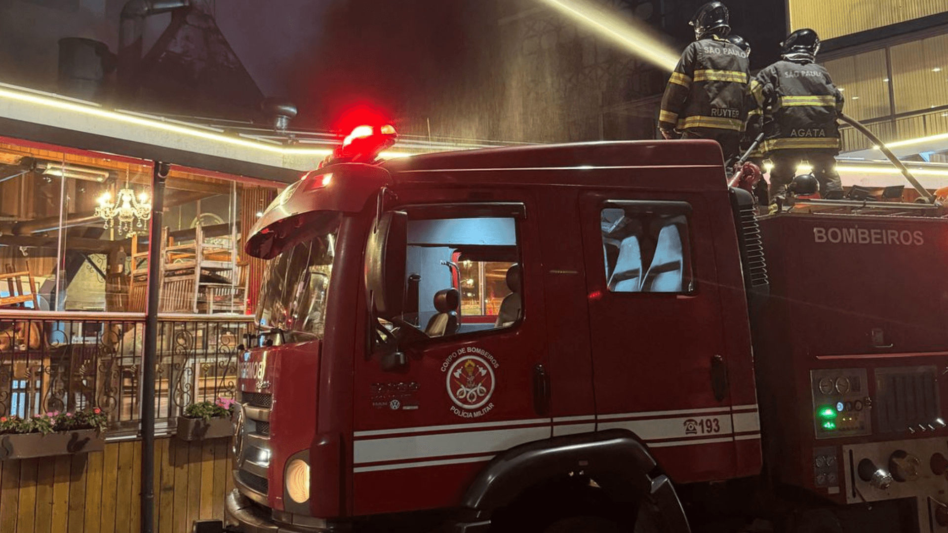 Restaurante pega fogo e mobiliza Corpo de Bombeiros em Campos do Jordão