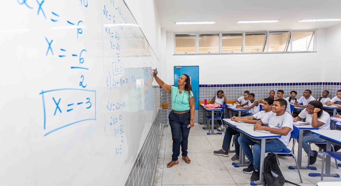 Dia dos Professores: mulheres representam 83,12% dos profissionais