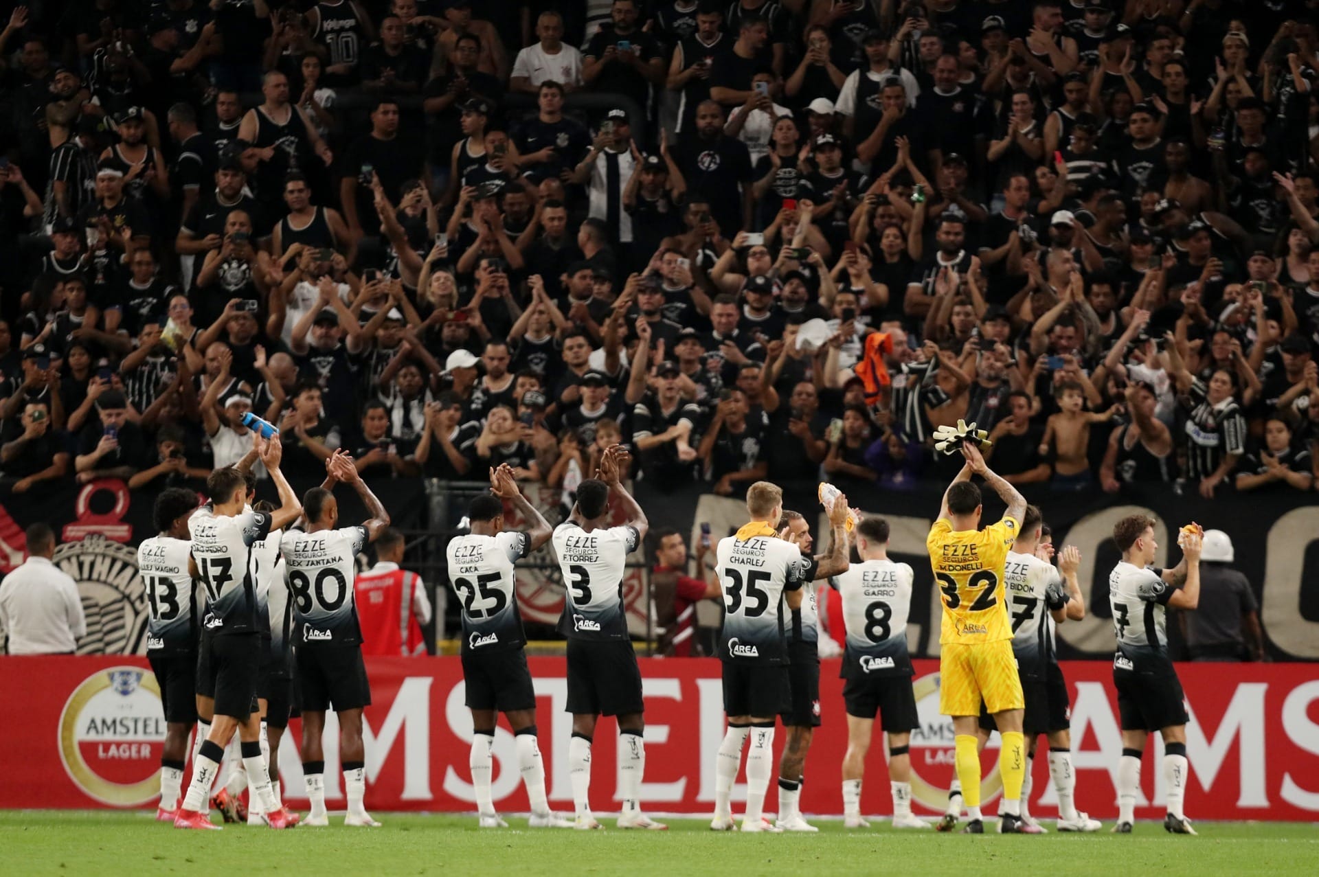 "Corinthians não fez mais que a obrigação contra um time semiamador", diz Quesada