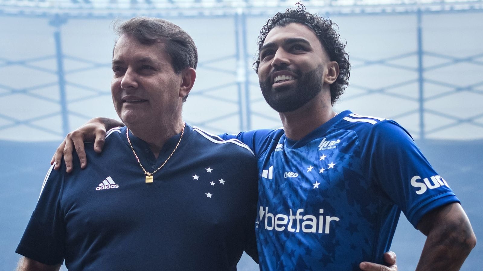 Dono da SAF do Cruzeiro cobra medalhões: “precisam esquecer antigos clubes e suar a camisa”