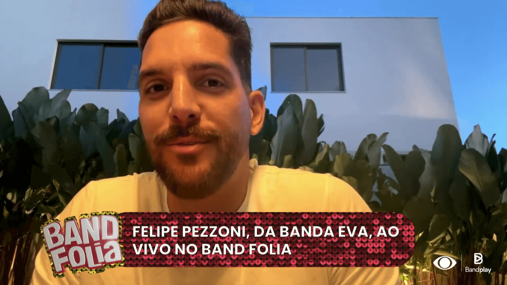 Quem é o dono da Banda Eva? Vocalista responde o que todos querem saber