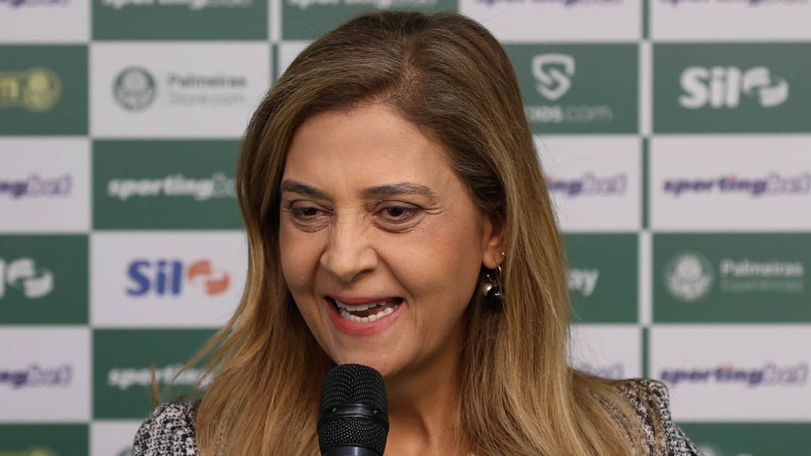 Renata Fan apoia Leila Pereira por postagem após classificação do Palmeiras no Paulistão