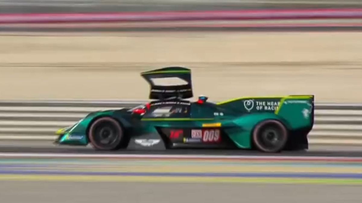 Porta de Aston Martin abre e sai voando em início dos 1812 Km do Catar