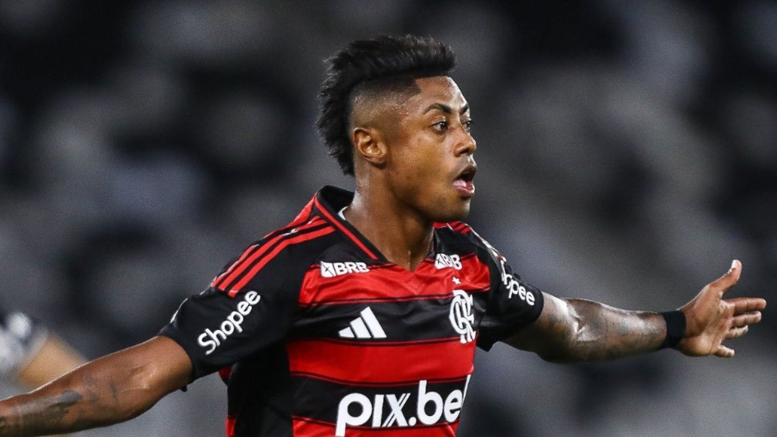 Flamengo vence Vasco com golaço de Bruno Henrique e fica perto de vaga na final do Carioca