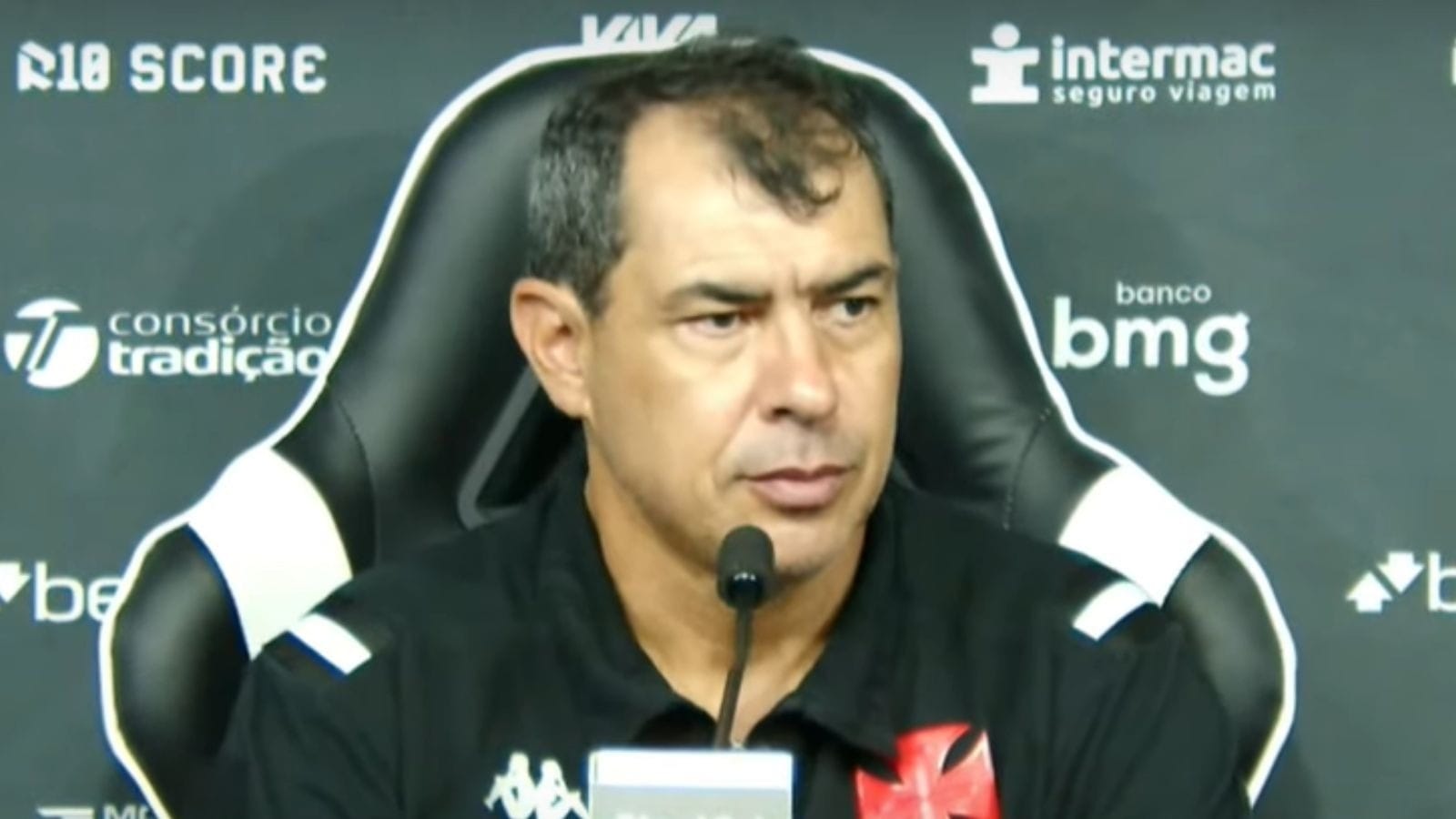 Carille vê Vasco abalado mentalmente após levar gols: "Parece que tudo acabou"