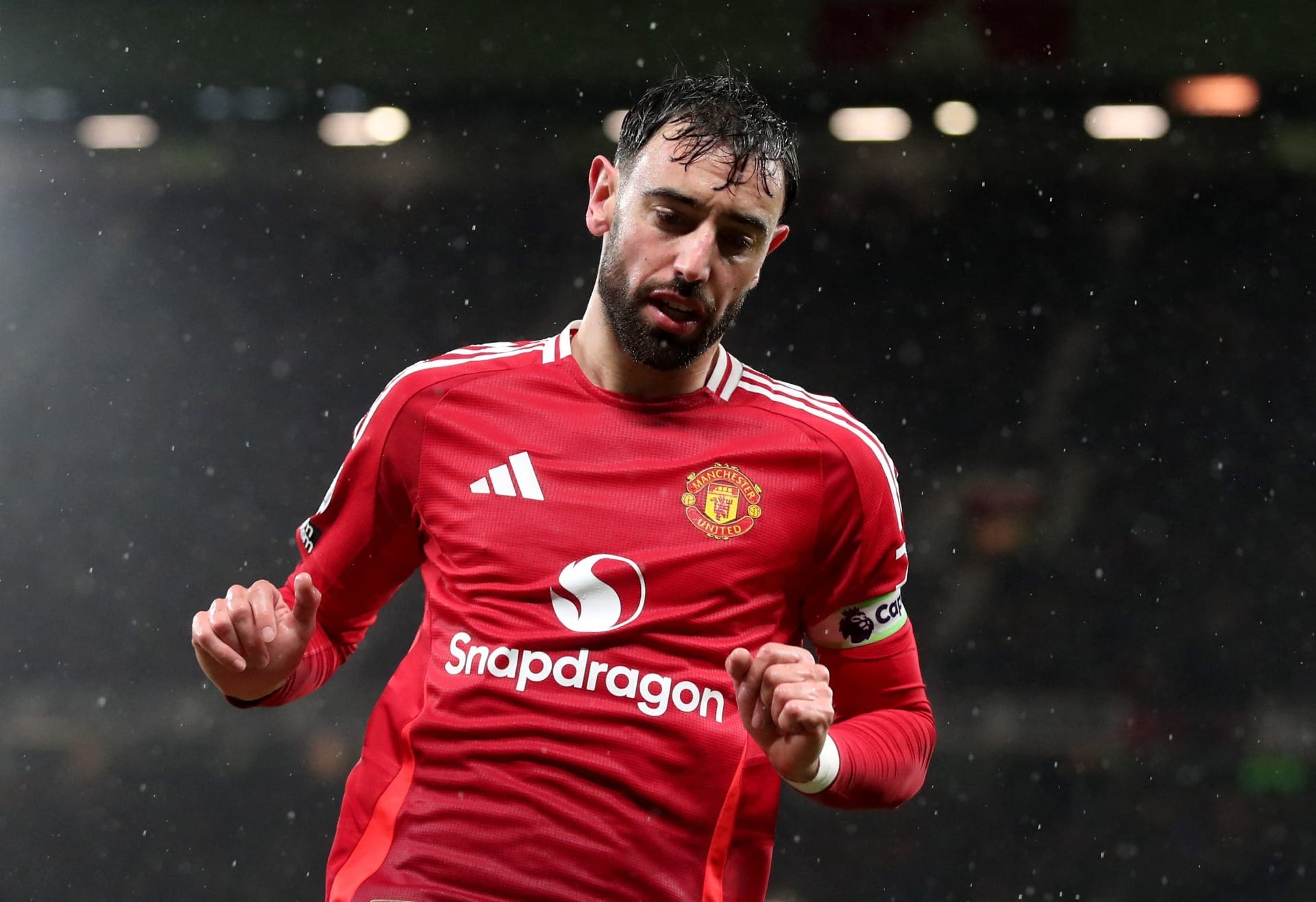 Ratos no campo, pão e sopa para comer: Manchester United vive crise sem fim