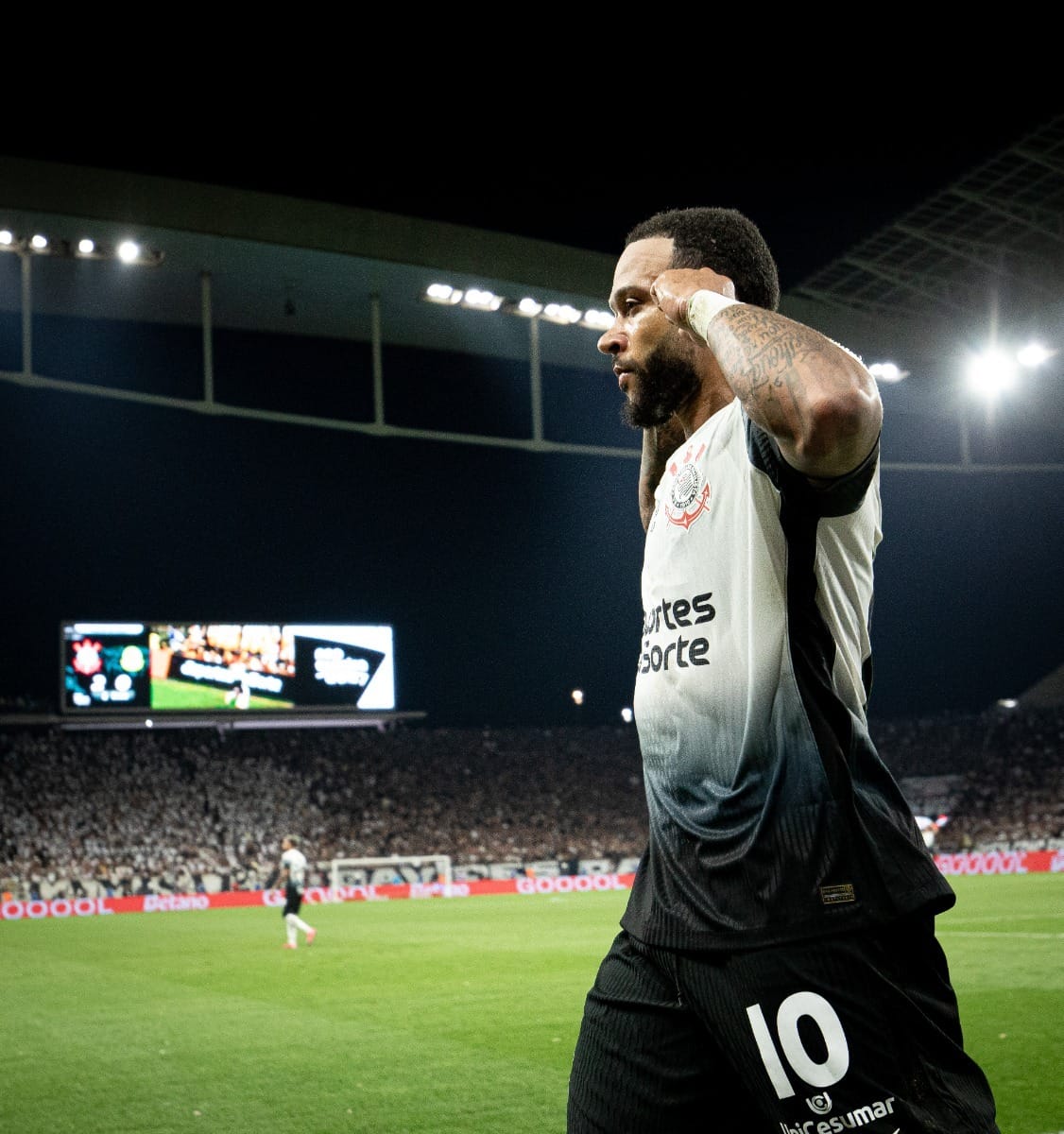 Ramón Díaz exalta entrega de Memphis na vitória do Corinthians