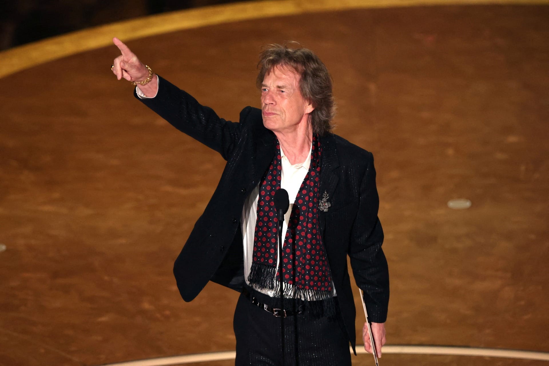 Pé frio? Mick Jagger vira alvo da web após eliminação da Inglaterra na Copa