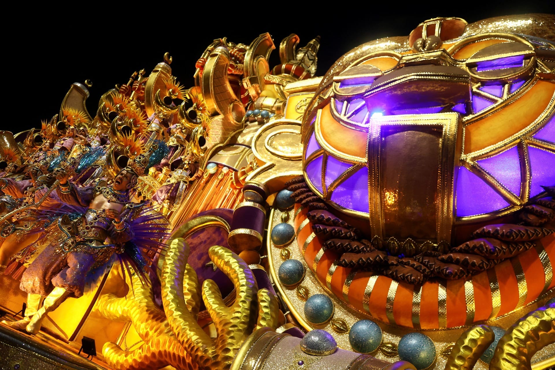 Qual a maior campeã do Carnaval de SP? Veja ranking das escolas recordistas