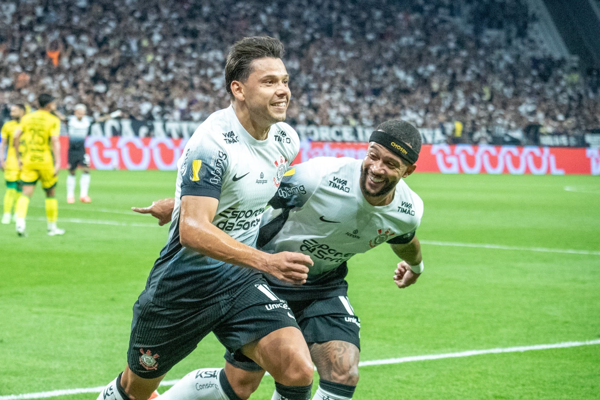 "Corinthians tem um time comum, superdimensionado", diz Praetzel após eliminação
