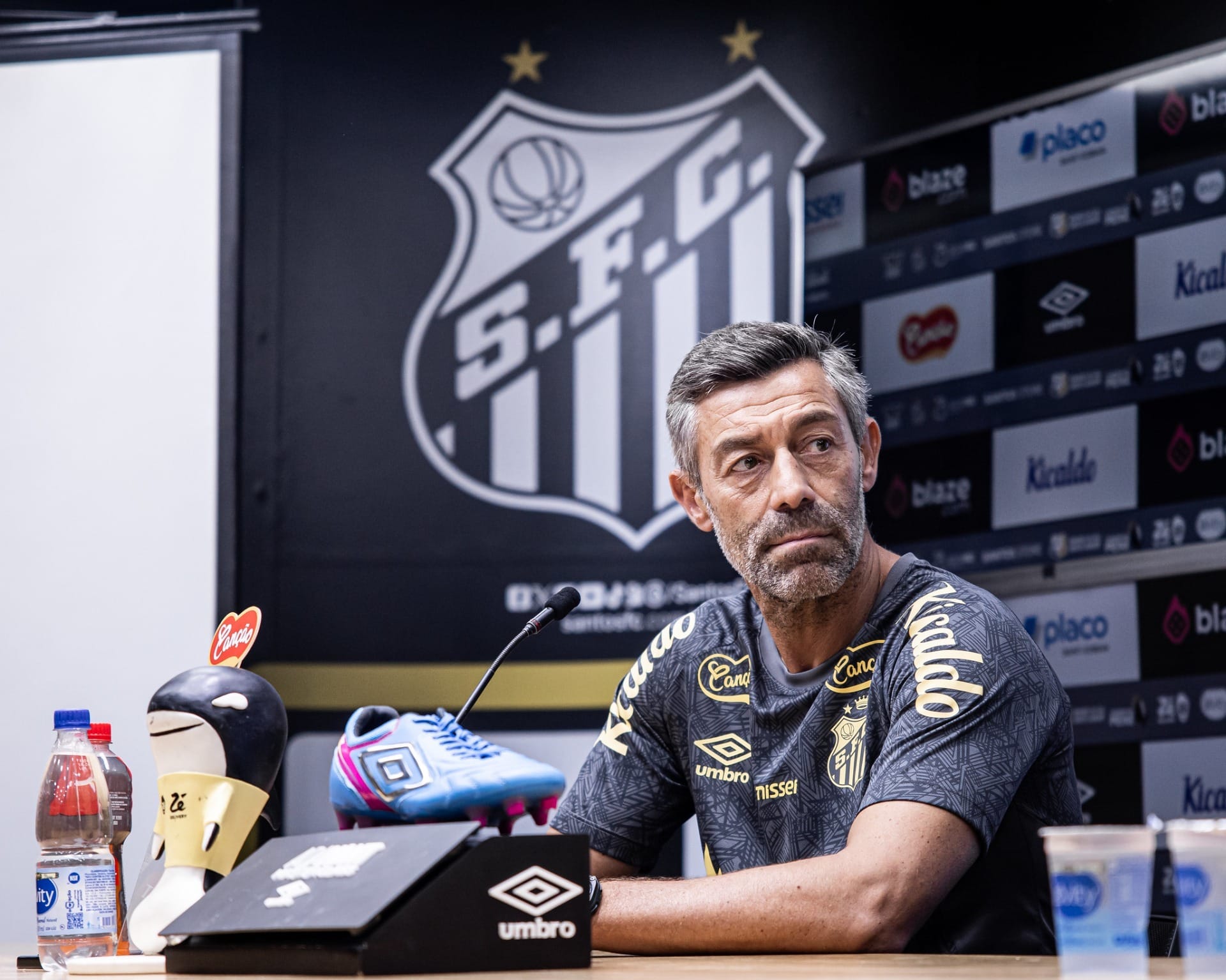 Santos: Caixinha se responsabiliza pela derrota e aumenta pressão para duelo com Atlético-MG