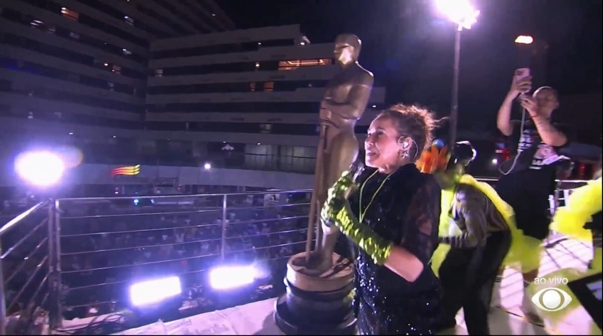 Salvador celebra Oscar do Brasil com Daniela Mercury no trio em clima de Copa do Mundo; assista