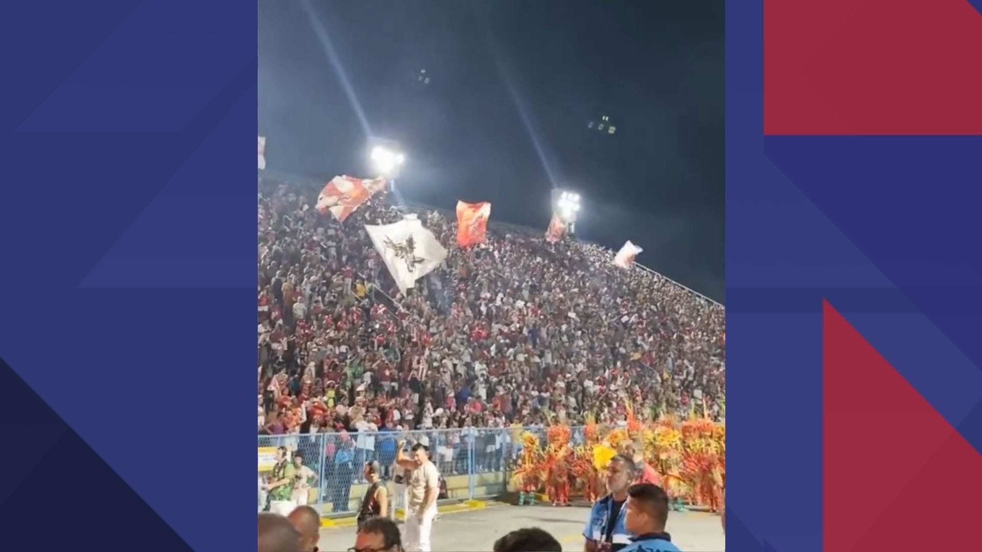 'Ainda Estou Aqui' arranca aplausos do público da Marquês de Sapucaí; VÍDEO