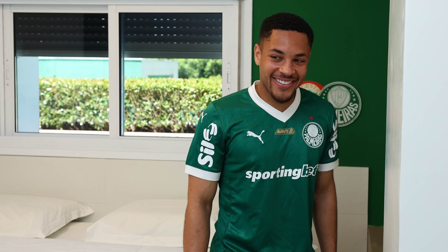 Palmeiras deve ter Gustavo Gómez, Piquerez e Vitor Roque à disposição contra o São Paulo