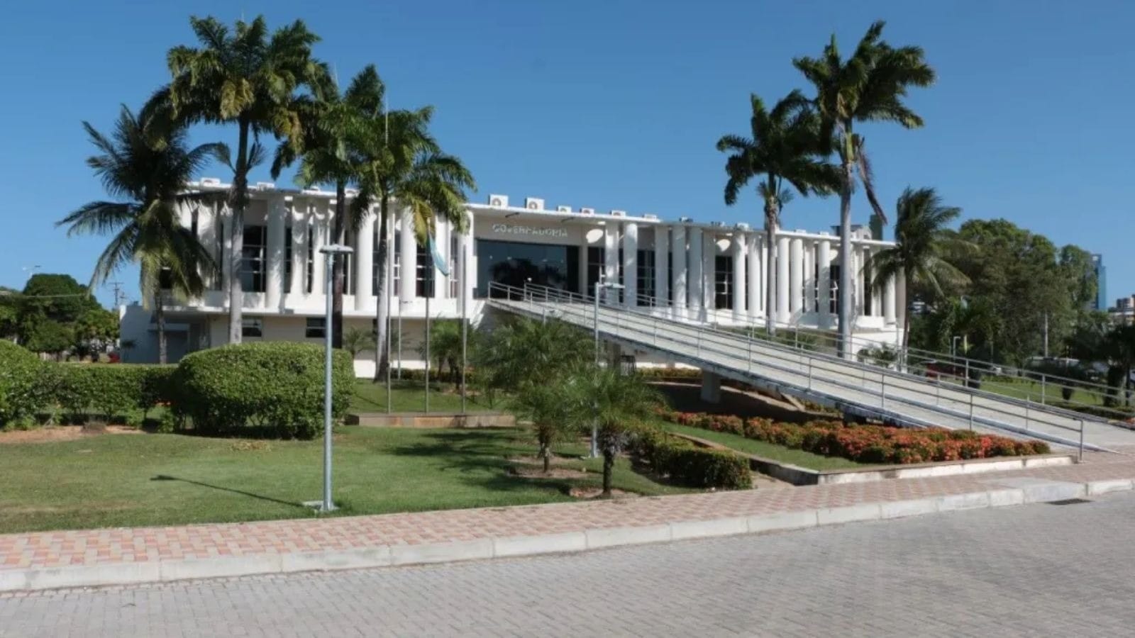 Pesquisa mostra disputa entre Styvenson Valentim e Allyson Bezerra para o governo do RN