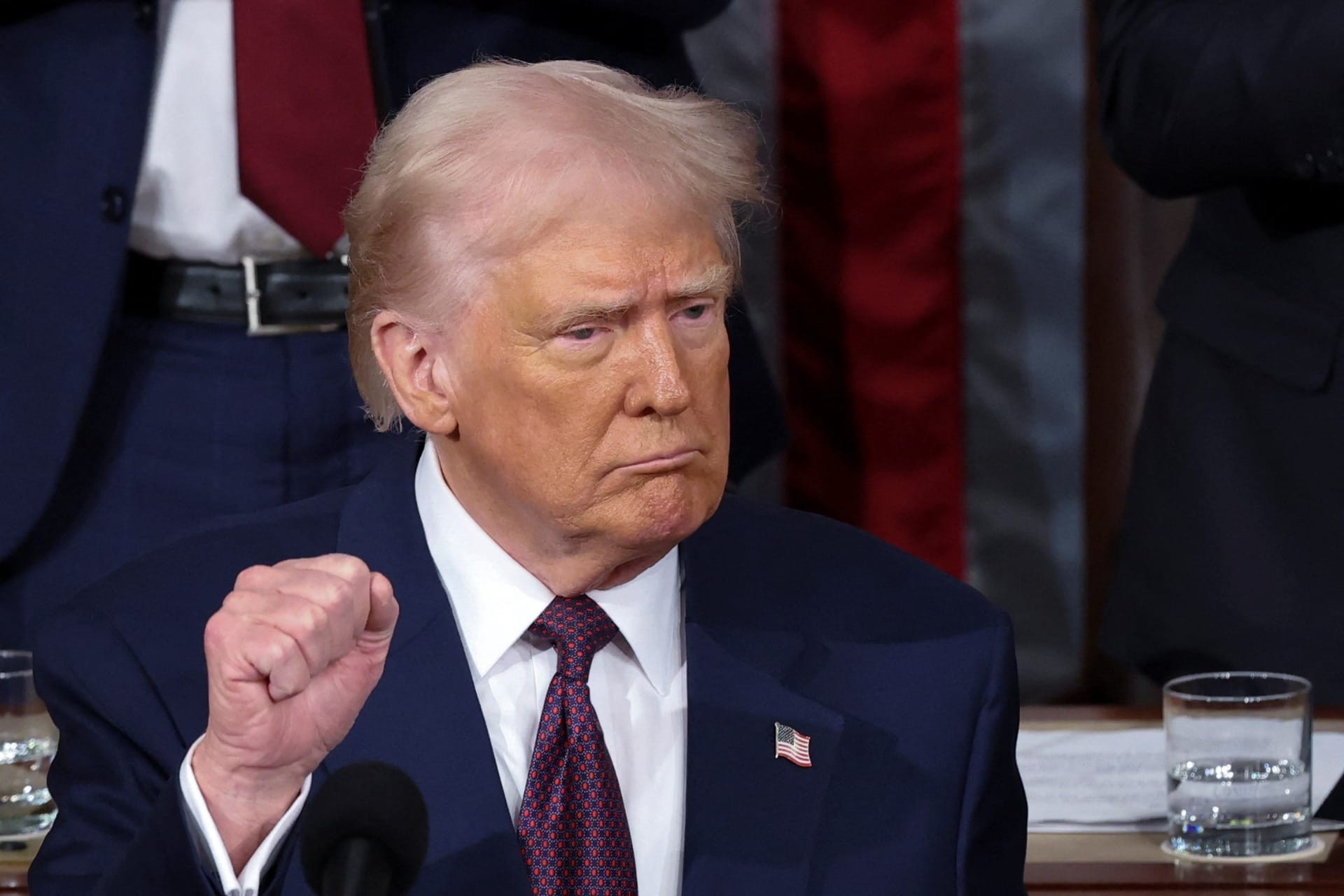 Trump e Putin concordaram com necessidade de paz duradoura, afirma Casa Branca