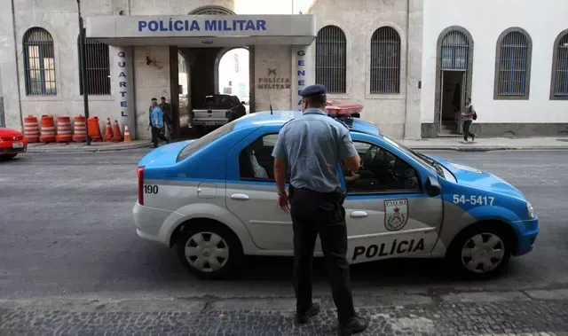Homem é preso após mostrar genitais para criança em Jardim Carioca