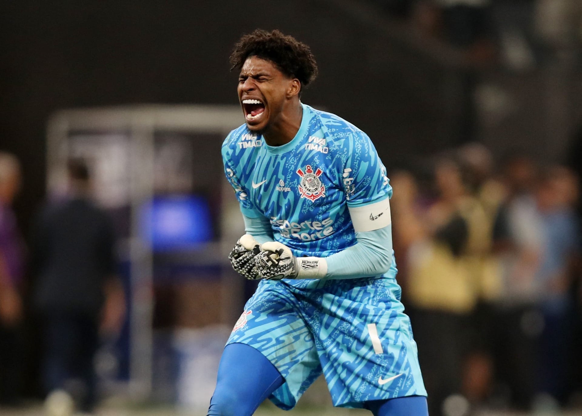 Hugo Souza confirma briga após derrota do Corinthians na Liberta: "Coisa de quem quer ganhar"