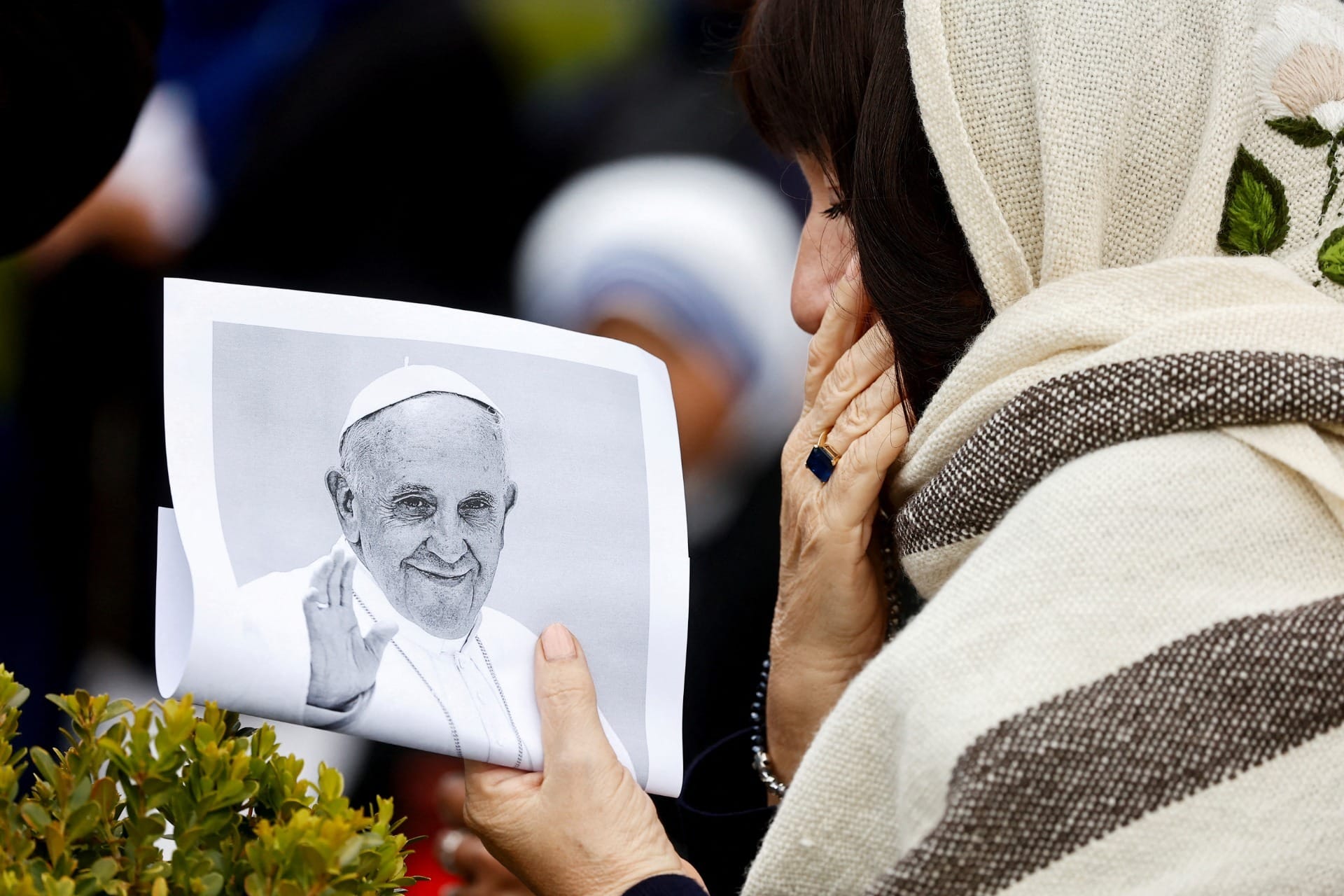 Papa tem noite tranquila e “melhora gradual”, diz Vaticano