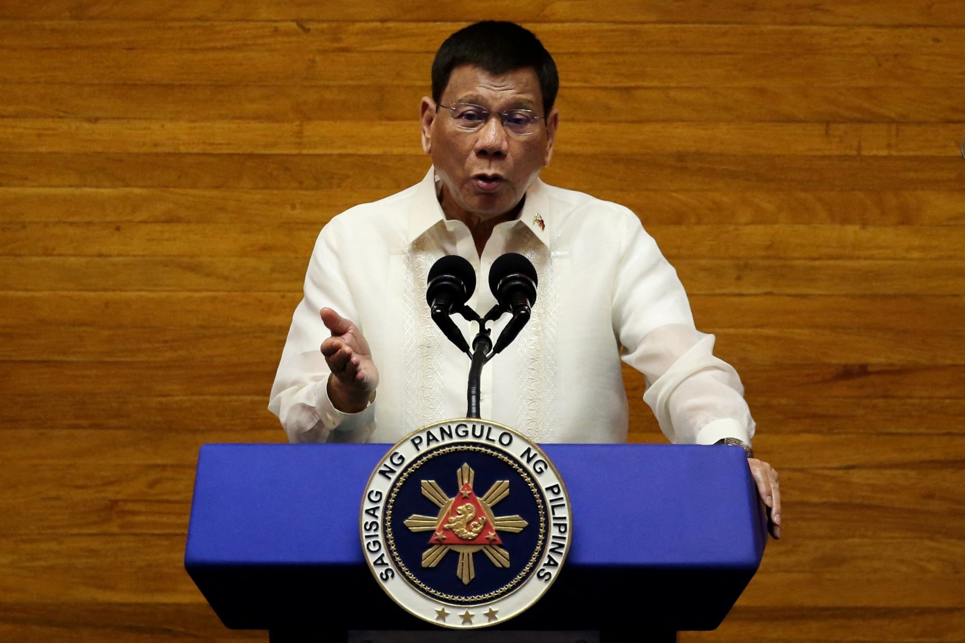Ex-presidente das Filipinas é preso por crimes contra a humanidade