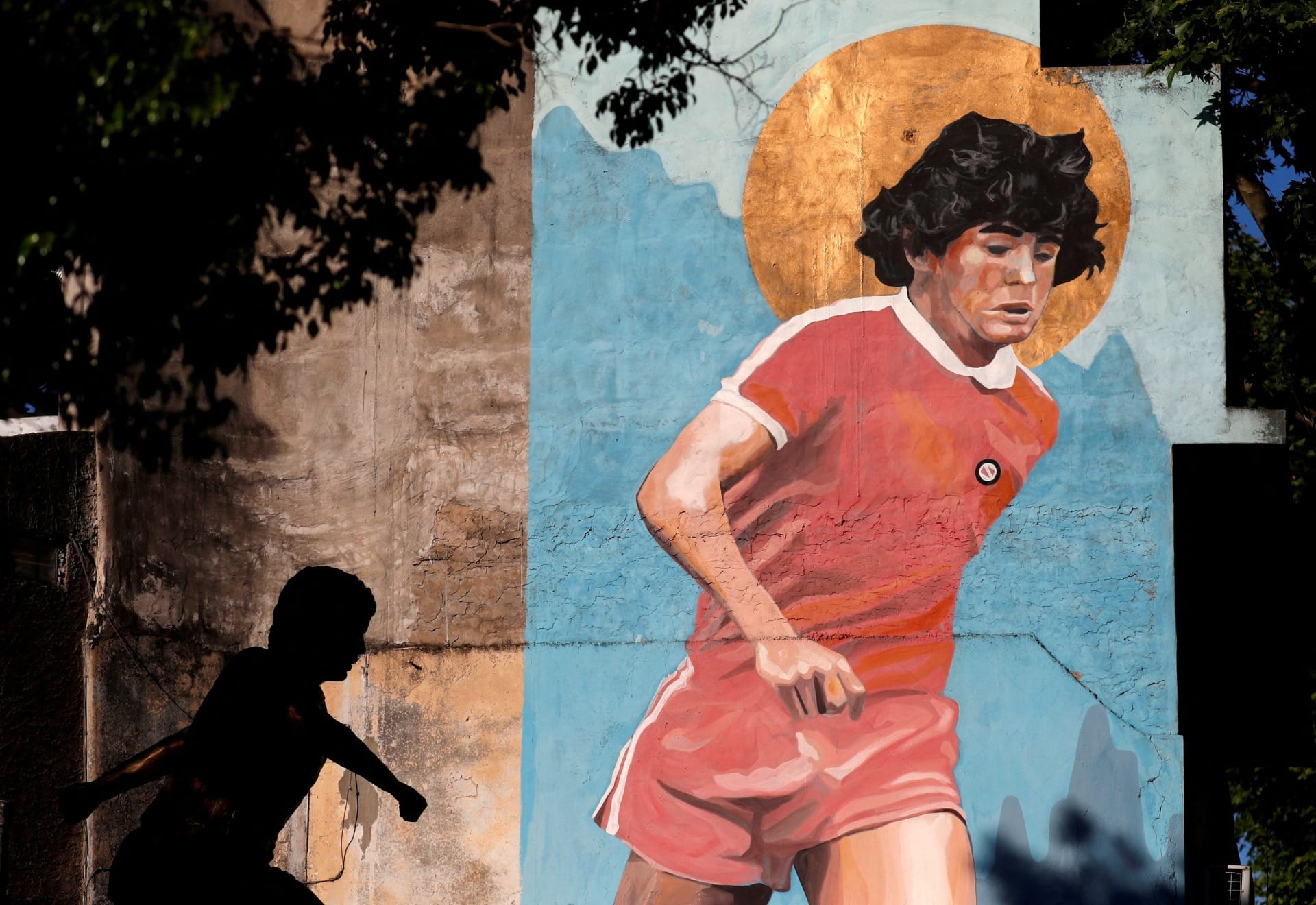 Médicos acusados de negligência na morte de Maradona começam a ser julgados na Argentina