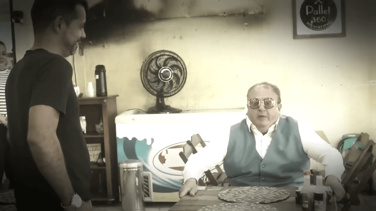 Jacquin quase cai em restaurante e se revolta com dono por falta de estrutura: "Você é culpado"