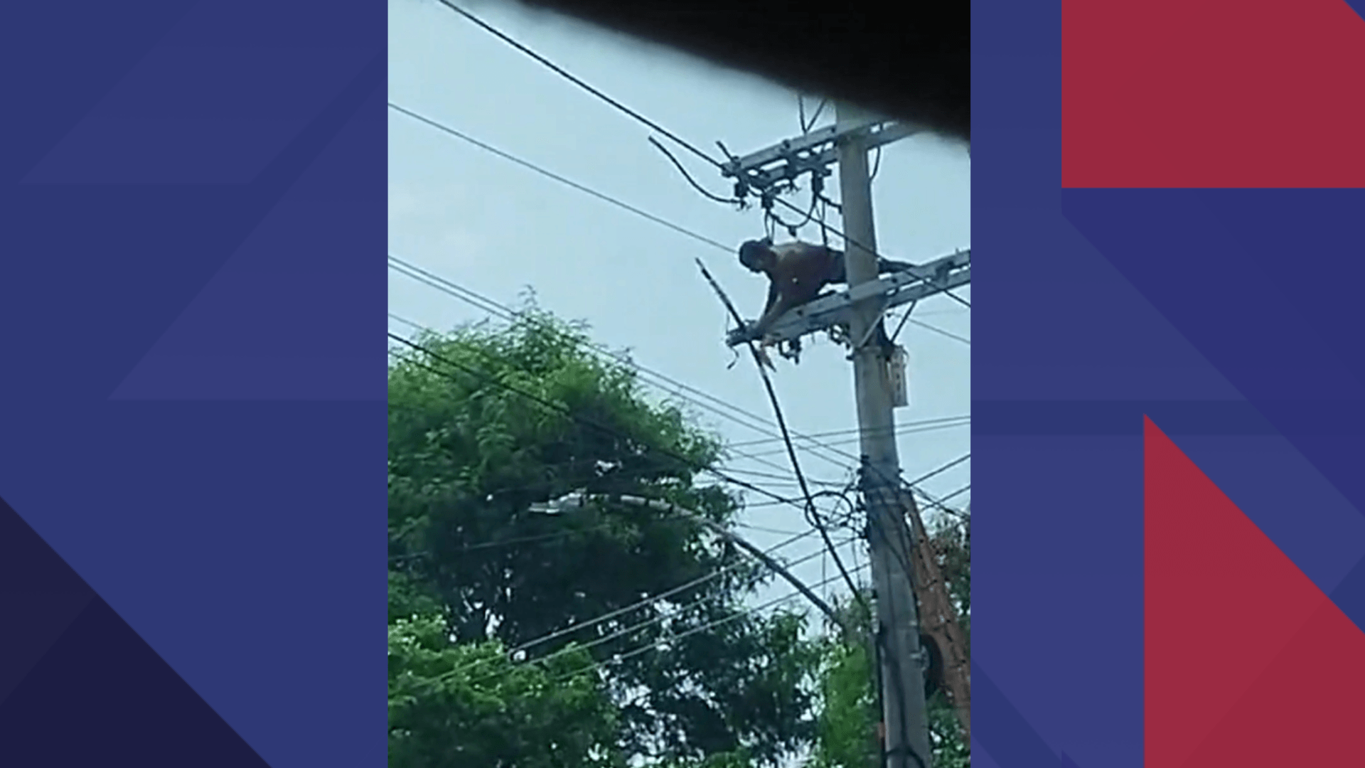 Homem sofre descarga elétrica ao tentar roubar cabos de poste em Ramos, na Zona Norte