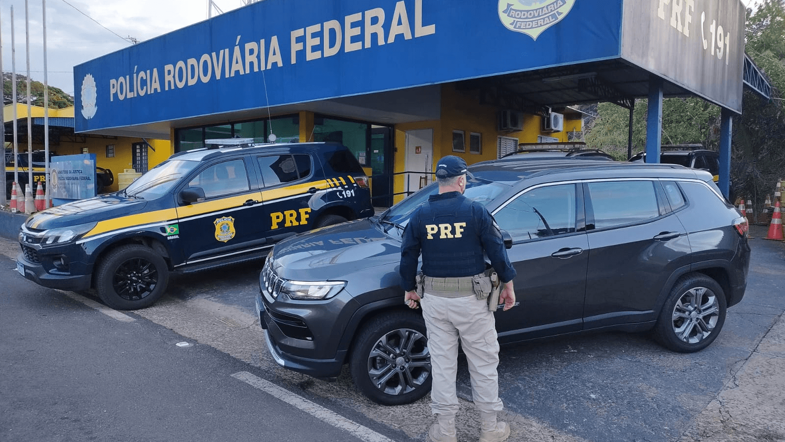 Polícia Rodoviária Federal recupera veículo furtado na região de Marília