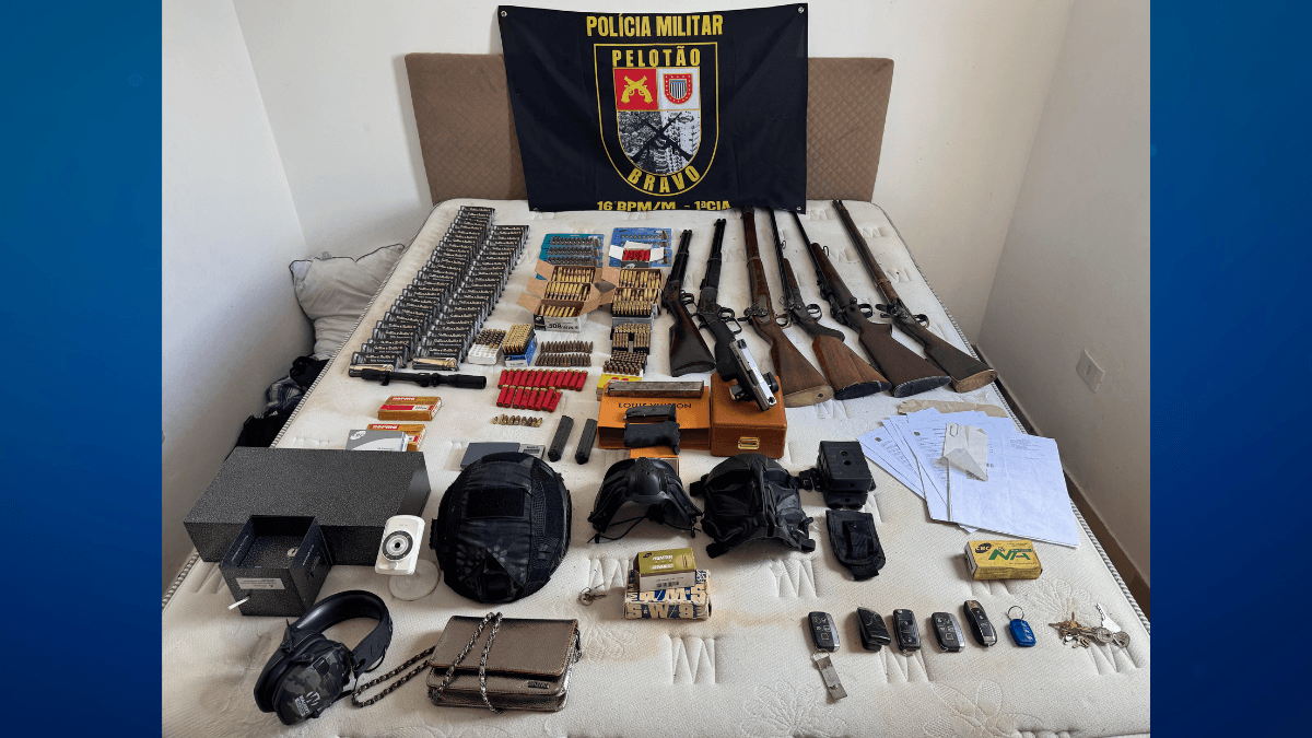 PM encontra ‘bunker do crime’ com armas, munições e porta blindada em SP