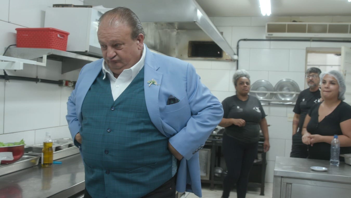 Episódio de Pesadelo na Cozinha com barata em restaurante será transmitido ao vivo na internet