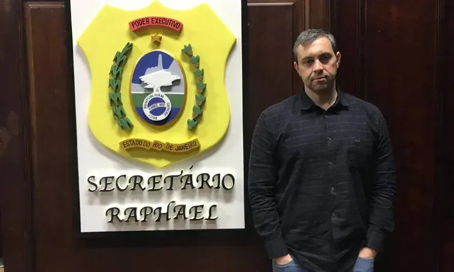 Ex-secretário Raphael Montenegro, envolvido em investigações, é nomeado assessor parlamentar