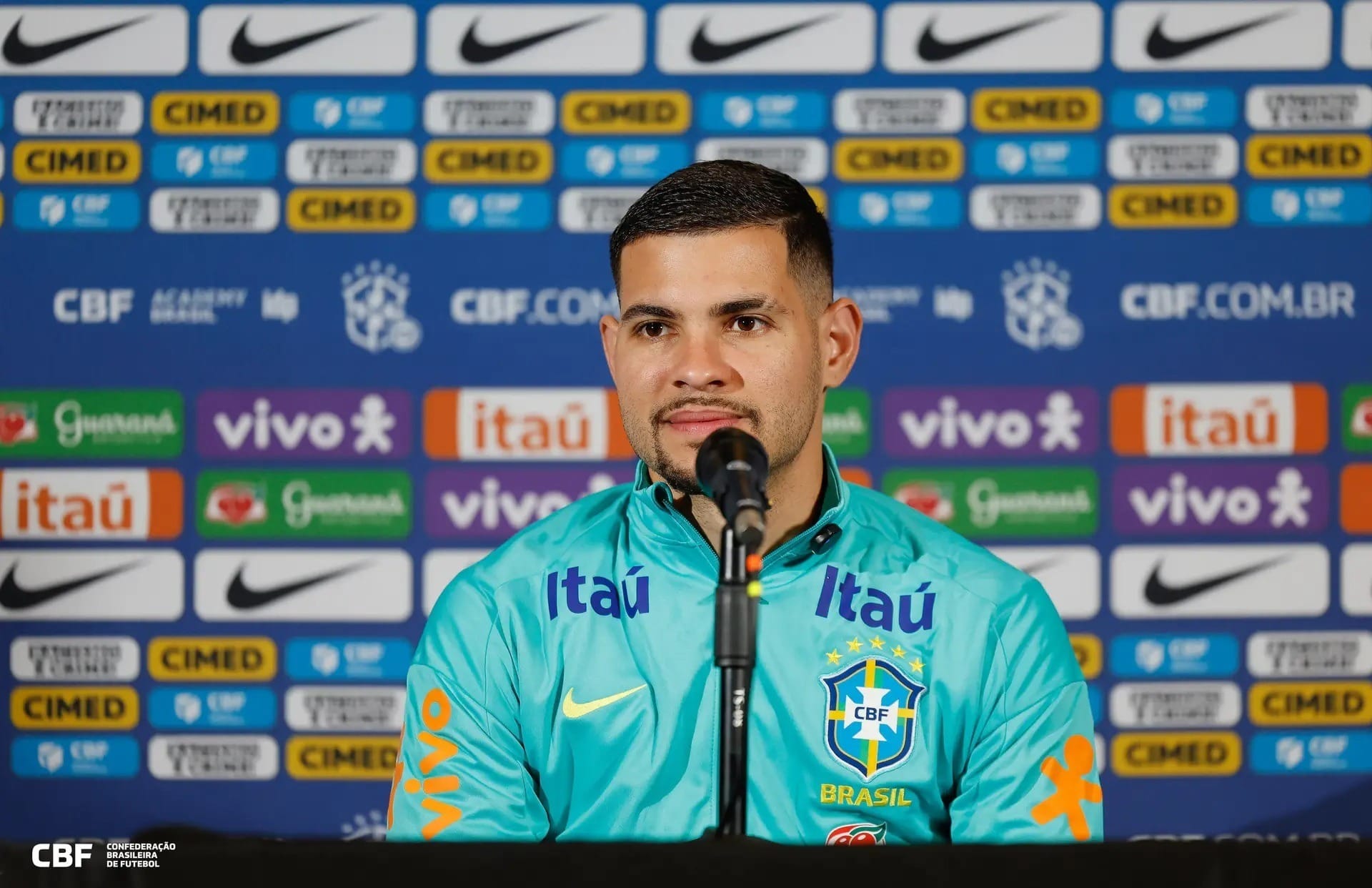 Bruno Guimarães critica troca constante de técnicos na seleção: "Precisamos de ajuda"