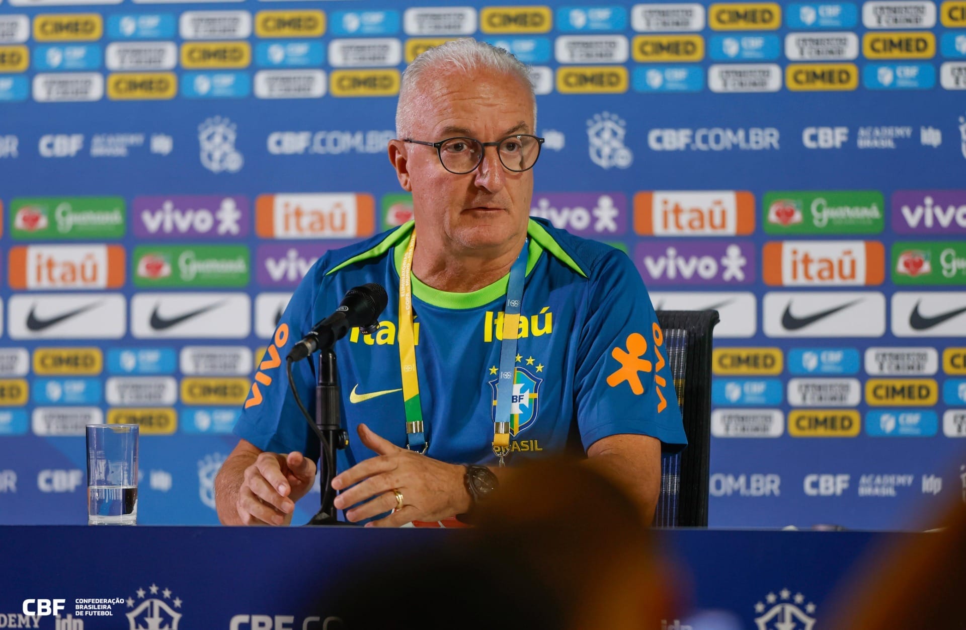Dorival Júnior confirma seleção com seis alterações contra Argentina