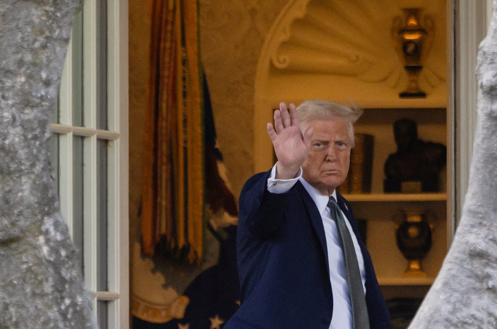 Trump diz que irá impor tarifas de países que comprarem petróleo ou gás da Venezuela