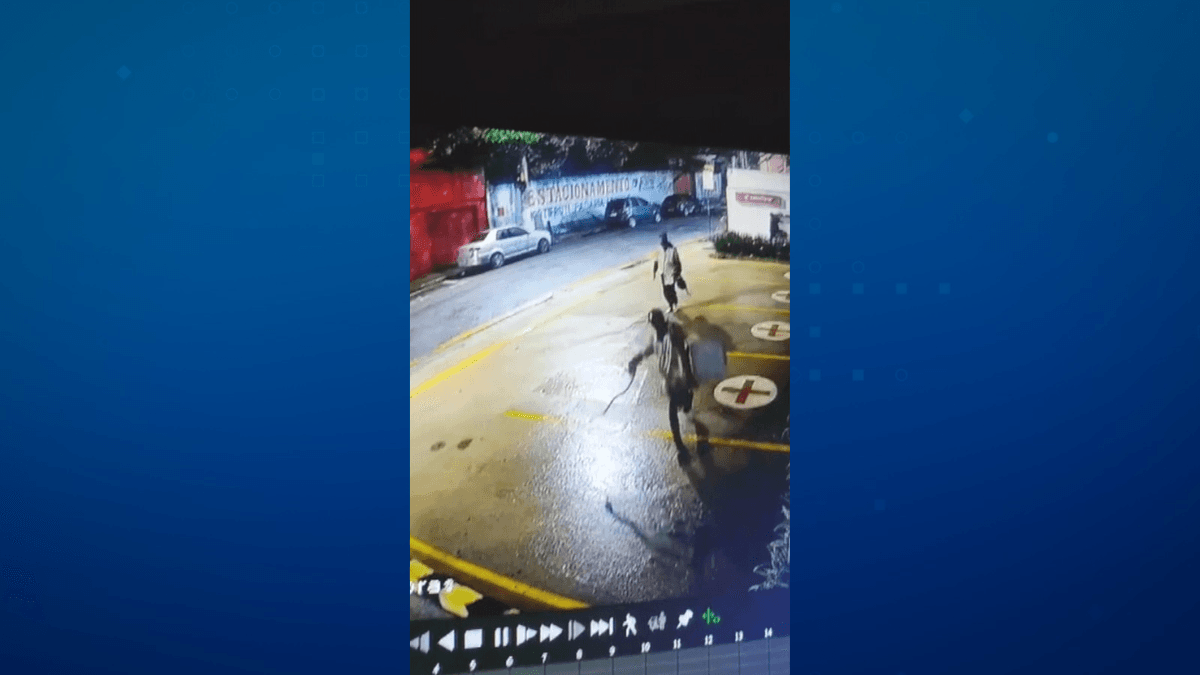 Vídeo: ladrões se passam por médicos, furtam posto de saúde e são presos em SP