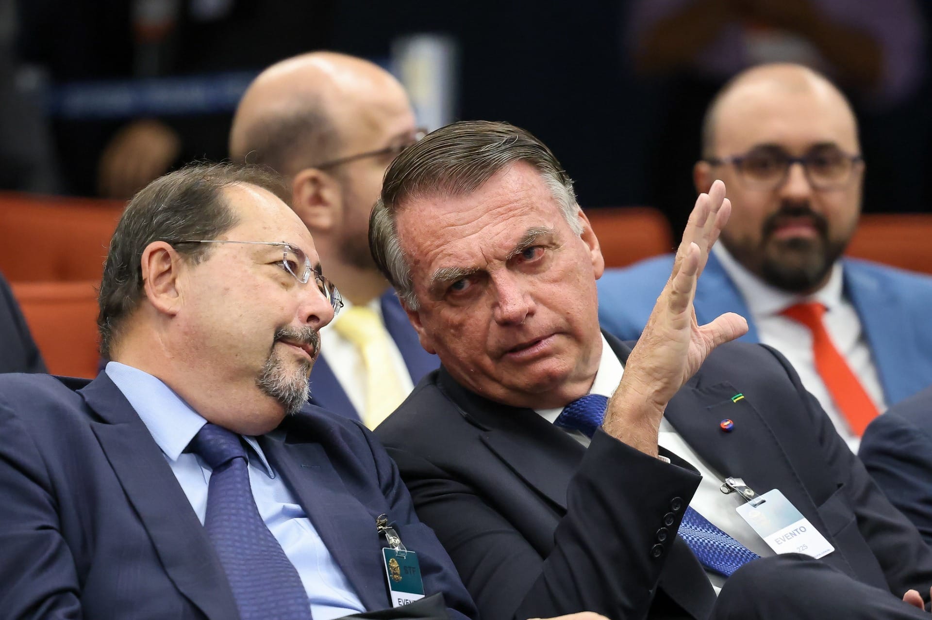 Bolsonaro compara julgamento no STF com futebol: 'Juiz apita contra antes do jogo começar'
